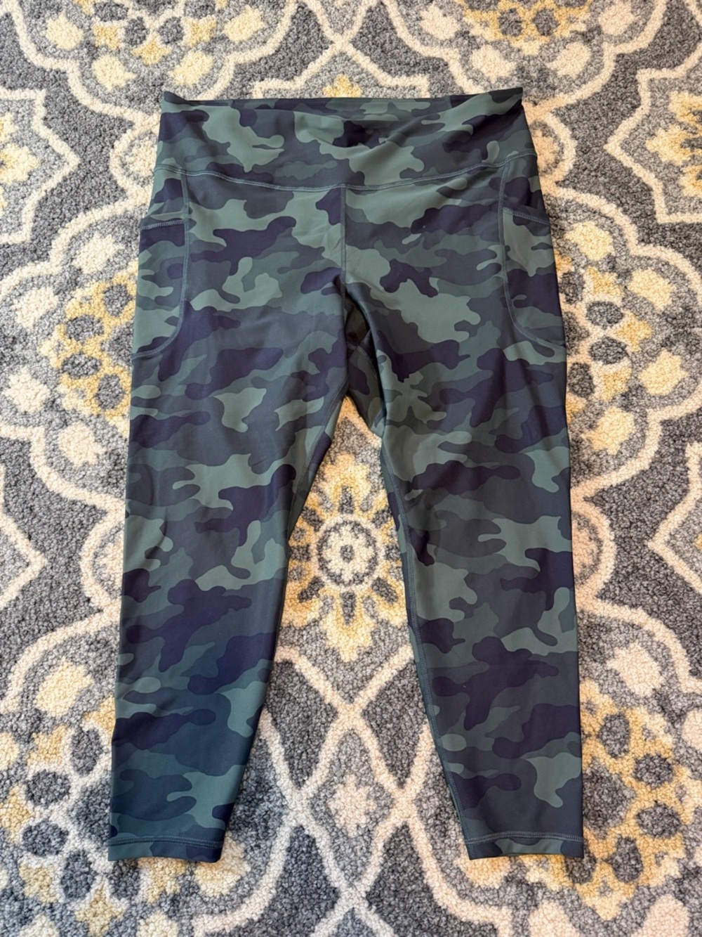 OLD NAVY Camo Powersoft High-Rise 7/8 Length Leggings - Size XXL